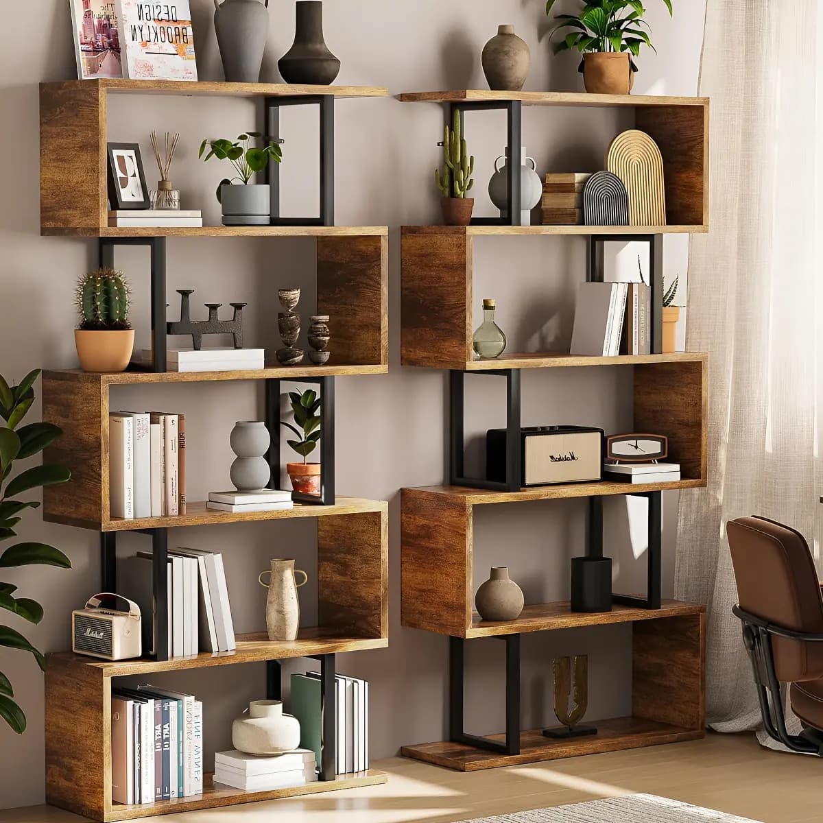 Librero Moderno en Madera Marrón de 160 cm con 12 Estantes para Libros y Decoración